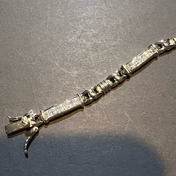 Silpada Sterling silver and Cubic zirconia tennis bracelet - Picture 5 of 9